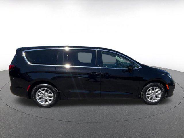 used 2024 Chrysler Pacifica car, priced at $32,560