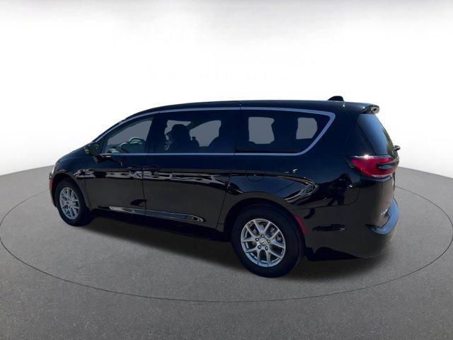 used 2024 Chrysler Pacifica car, priced at $32,560