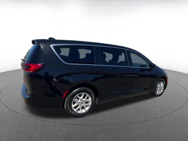 used 2024 Chrysler Pacifica car, priced at $32,560