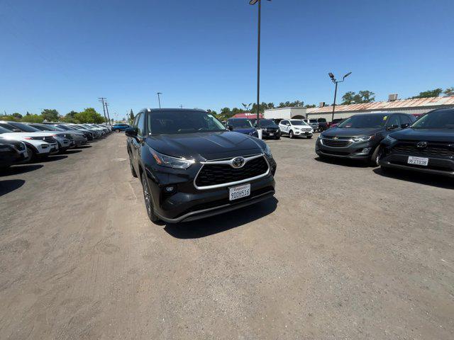 used 2023 Toyota Highlander car, priced at $35,993