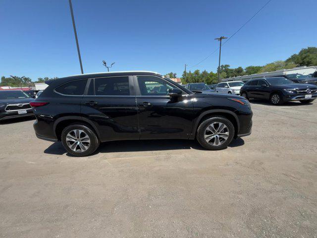 used 2023 Toyota Highlander car, priced at $35,993