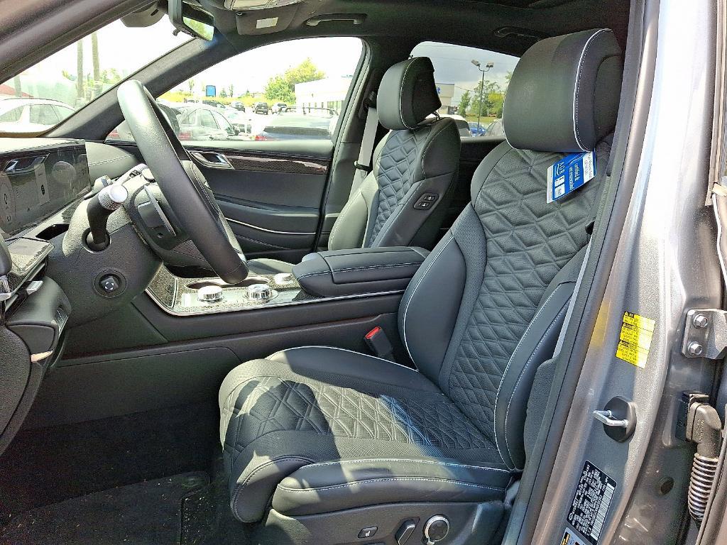 new 2025 Genesis GV80 Coupe car, priced at $81,987