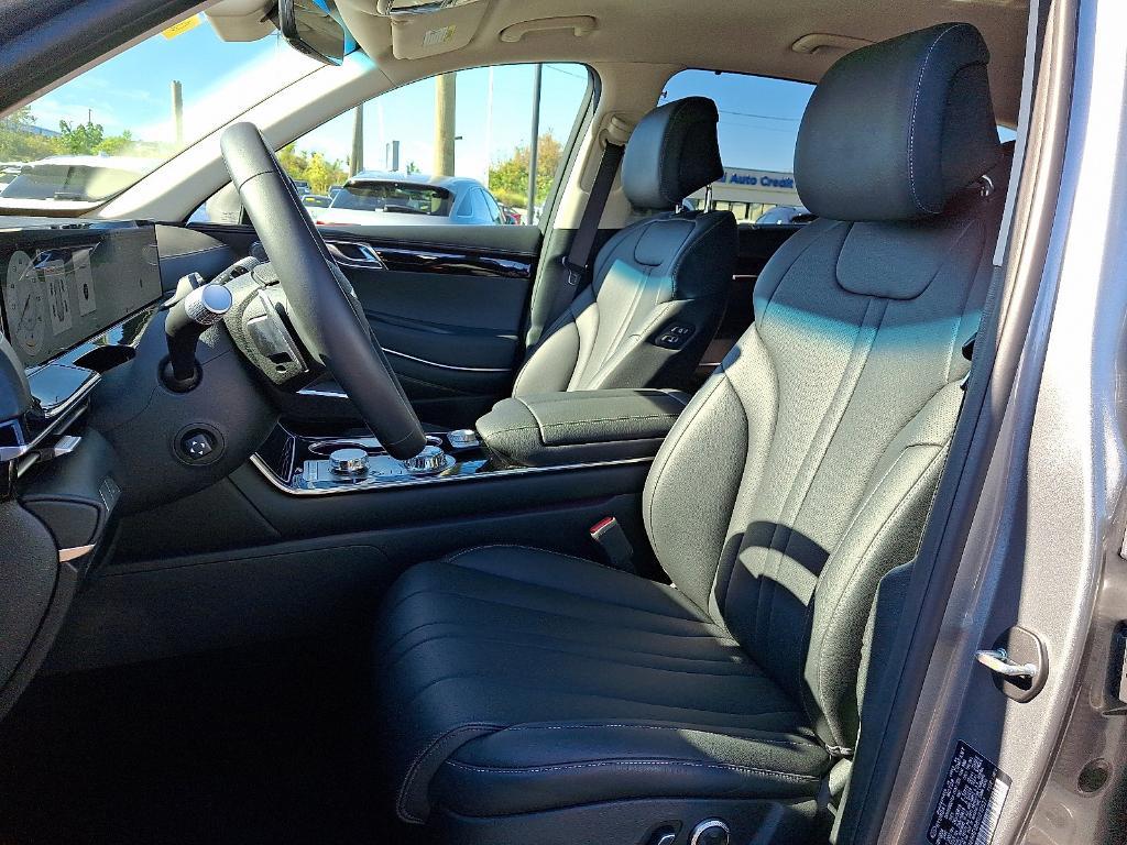 used 2025 Genesis GV80 car, priced at $55,999