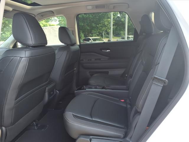 new 2025 Nissan Pathfinder car, priced at $49,175