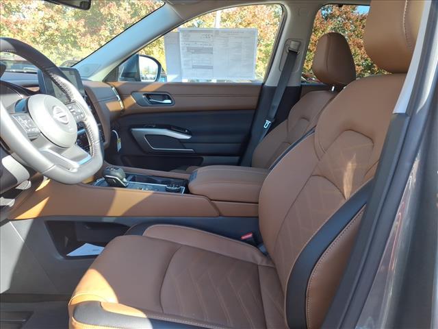 new 2025 Nissan Pathfinder car, priced at $42,525