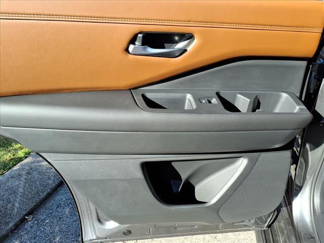 new 2025 Nissan Pathfinder car, priced at $42,525