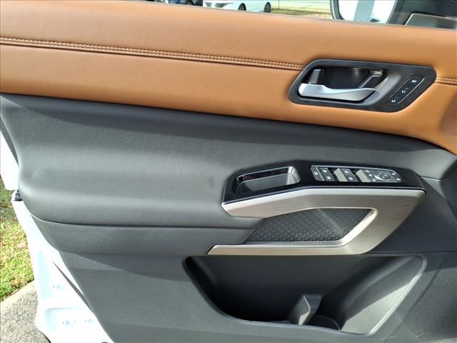 new 2025 Nissan Pathfinder car, priced at $44,410