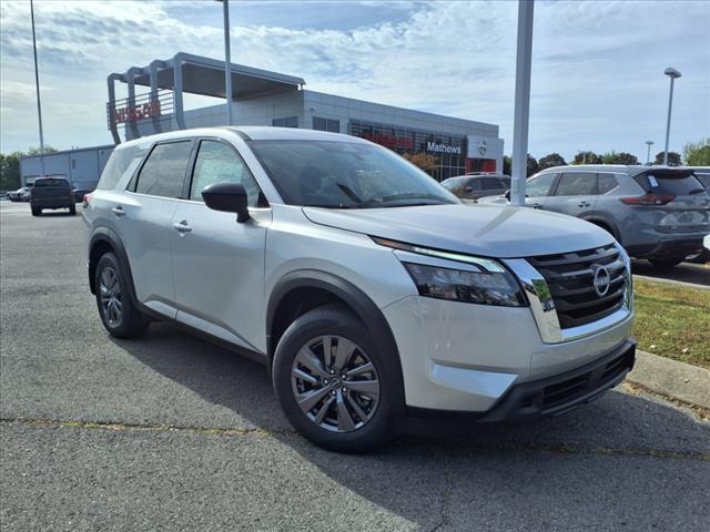 new 2025 Nissan Pathfinder car, priced at $31,876