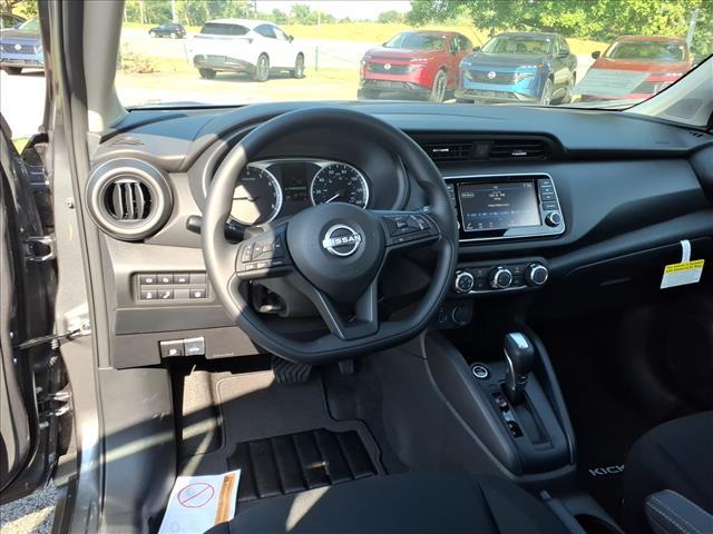 new 2025 Nissan Kicks Play car, priced at $22,289