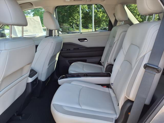new 2025 Nissan Pathfinder car, priced at $45,497
