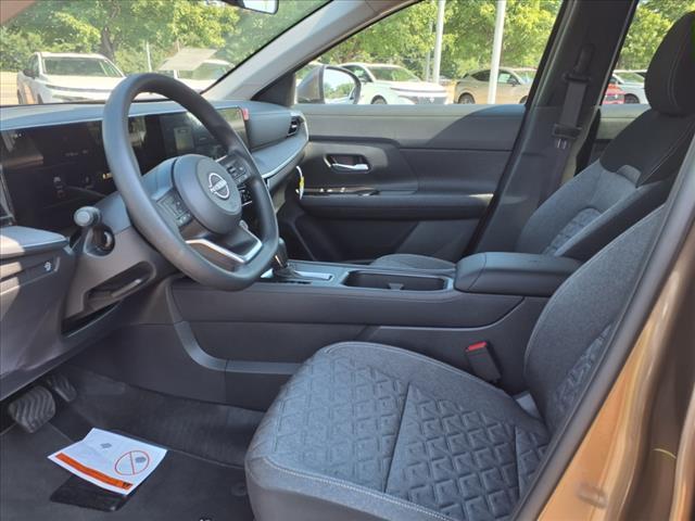 new 2025 Nissan Kicks car, priced at $23,762