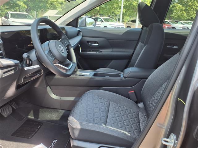 new 2025 Nissan Kicks car, priced at $26,960