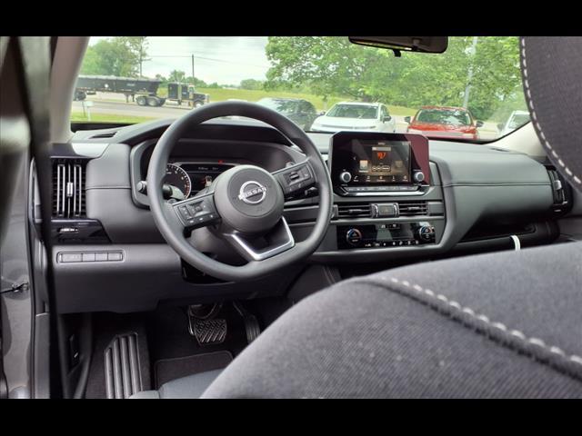 new 2025 Nissan Pathfinder car, priced at $35,360