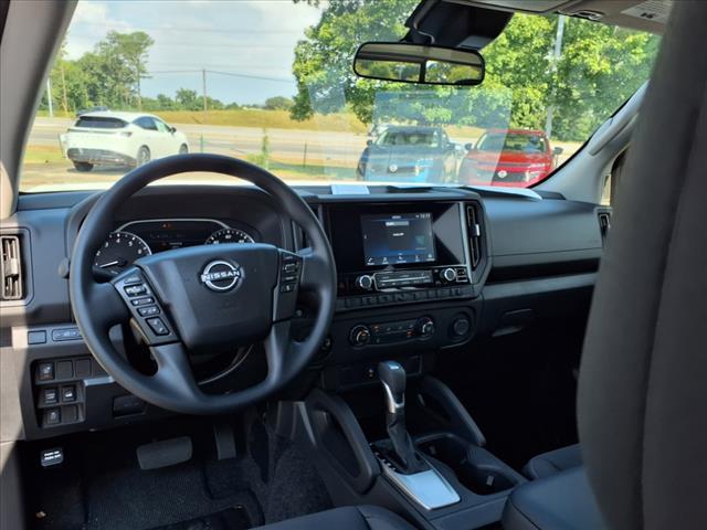 new 2025 Nissan Frontier car