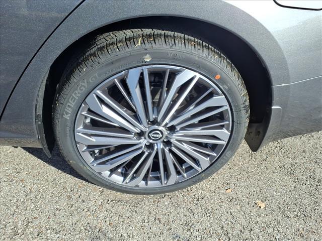 new 2025 Nissan Altima car, priced at $32,530