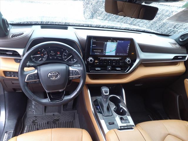 used 2021 Toyota Highlander car, priced at $35,900