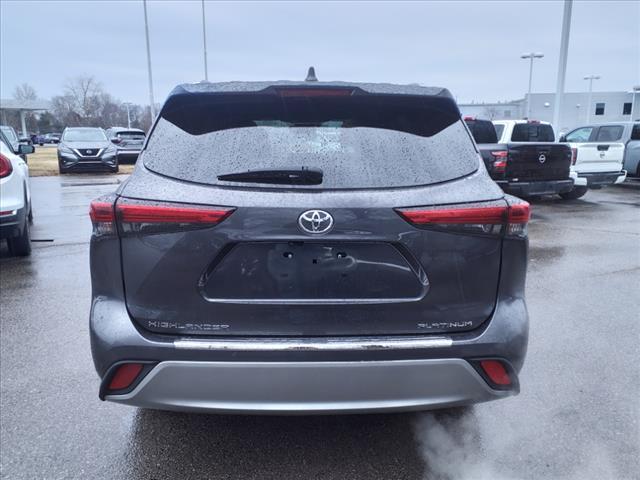 used 2021 Toyota Highlander car, priced at $35,900