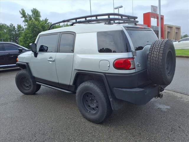 used 2007 Toyota FJ Cruiser car, priced at $9,500