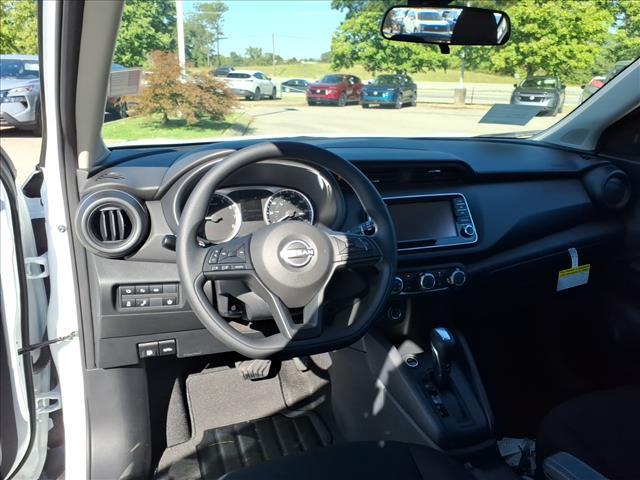 new 2025 Nissan Kicks Play car, priced at $22,040