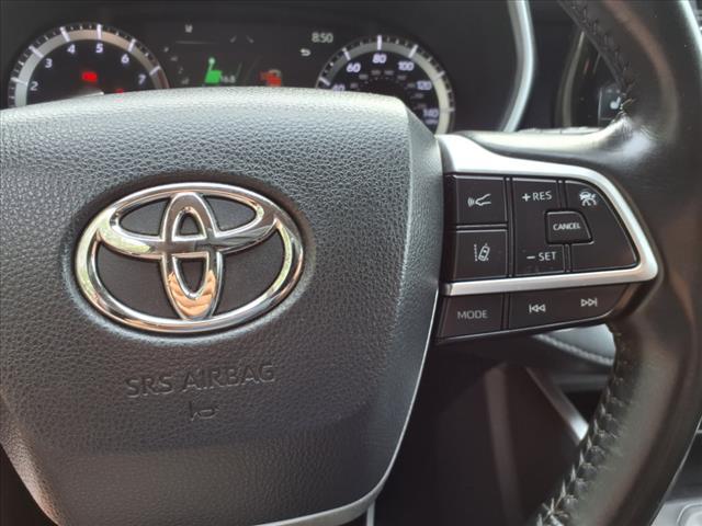 used 2022 Toyota Highlander car, priced at $38,950