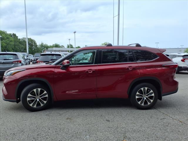 used 2022 Toyota Highlander car, priced at $38,950