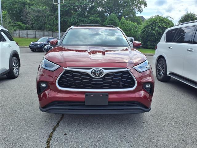 used 2022 Toyota Highlander car, priced at $38,950