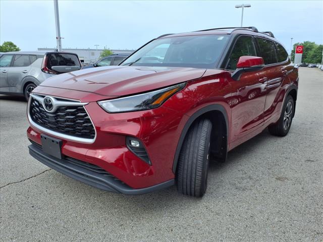used 2022 Toyota Highlander car, priced at $38,950