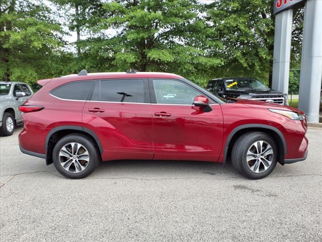 used 2022 Toyota Highlander car, priced at $38,950