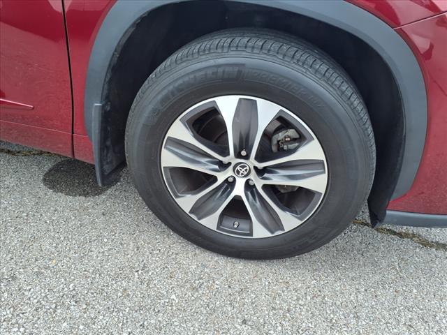 used 2022 Toyota Highlander car, priced at $38,950