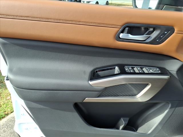 new 2025 Nissan Pathfinder car, priced at $42,060