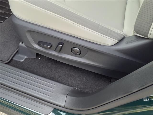 new 2025 Nissan Pathfinder car, priced at $45,106