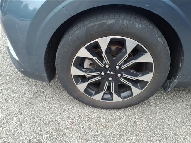 used 2024 Kia Carnival car, priced at $37,500