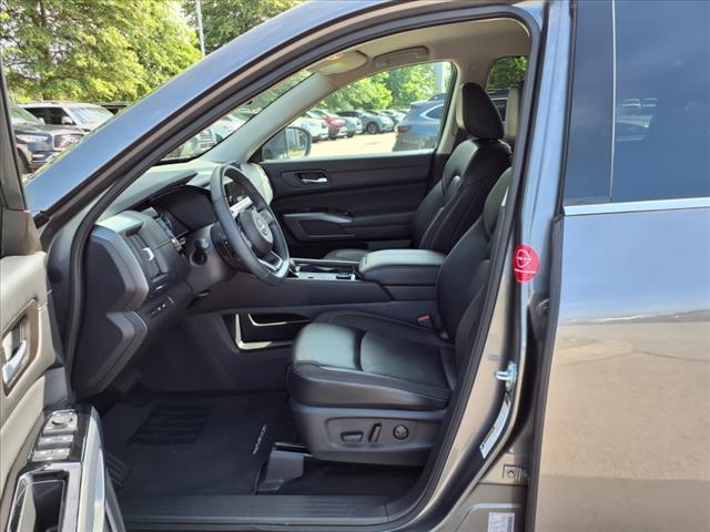 used 2024 Nissan Pathfinder car, priced at $39,300