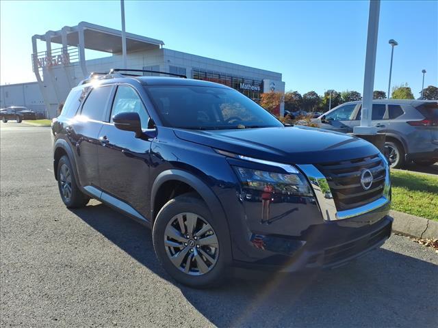 new 2025 Nissan Pathfinder car, priced at $33,281