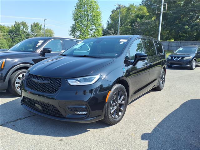 used 2024 Chrysler Pacifica Hybrid car, priced at $40,950