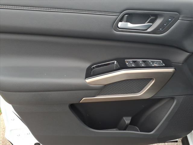 new 2025 Nissan Pathfinder car, priced at $43,860