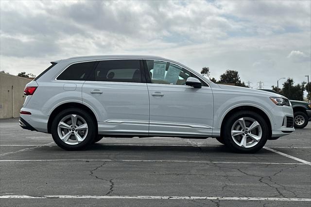 used 2024 Audi Q7 car, priced at $49,049