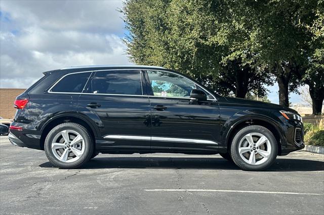 new 2025 Audi Q7 car, priced at $69,610