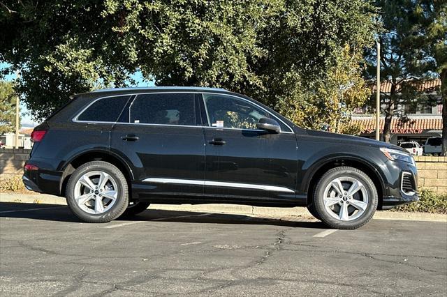 new 2025 Audi Q7 car, priced at $69,670