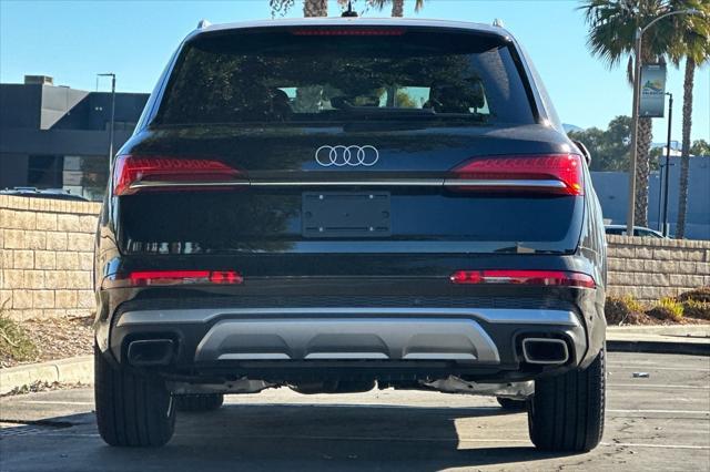 new 2025 Audi Q7 car, priced at $69,670