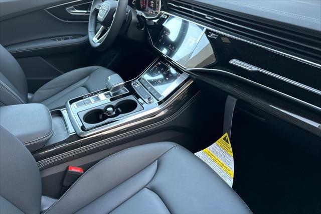 new 2025 Audi Q7 car, priced at $75,160