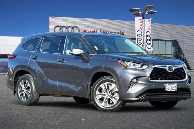 used 2020 Toyota Highlander car, priced at $25,839