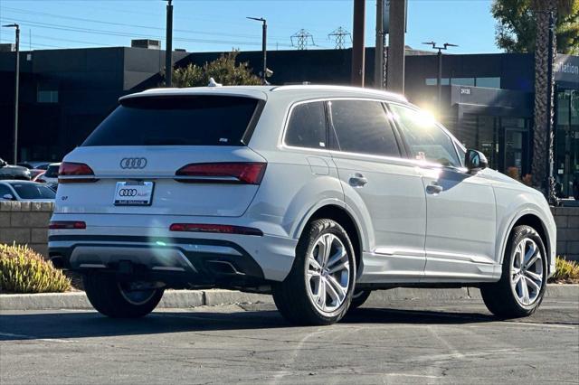 new 2025 Audi Q7 car, priced at $75,510