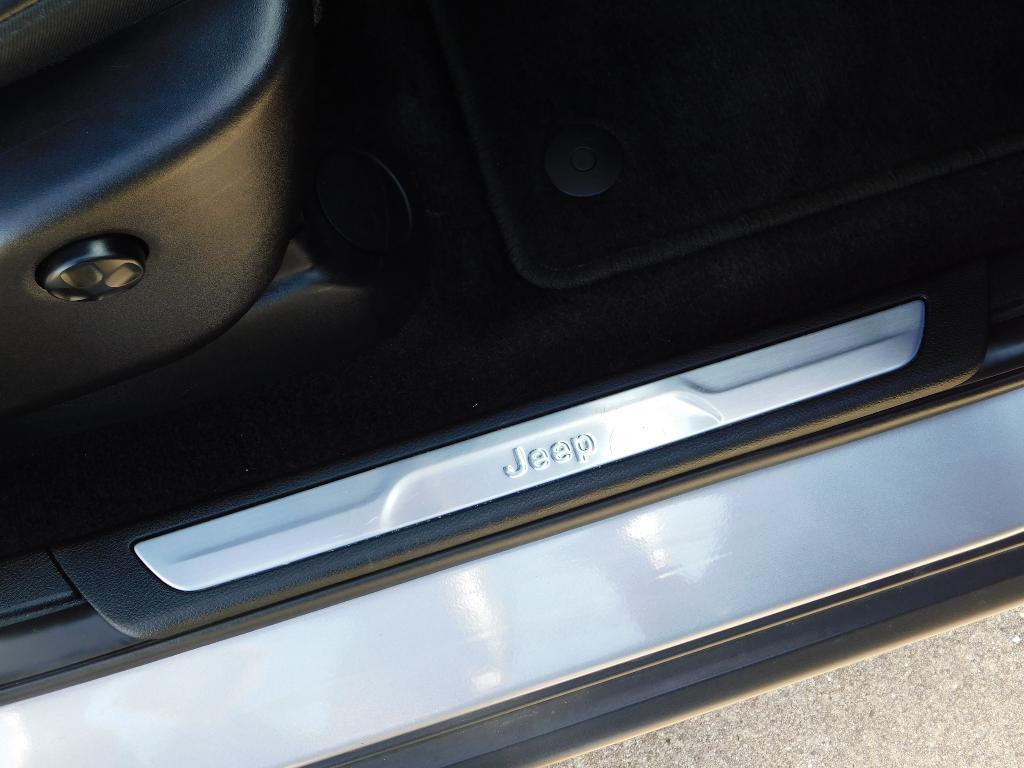 used 2018 Jeep Grand Cherokee car, priced at $16,545
