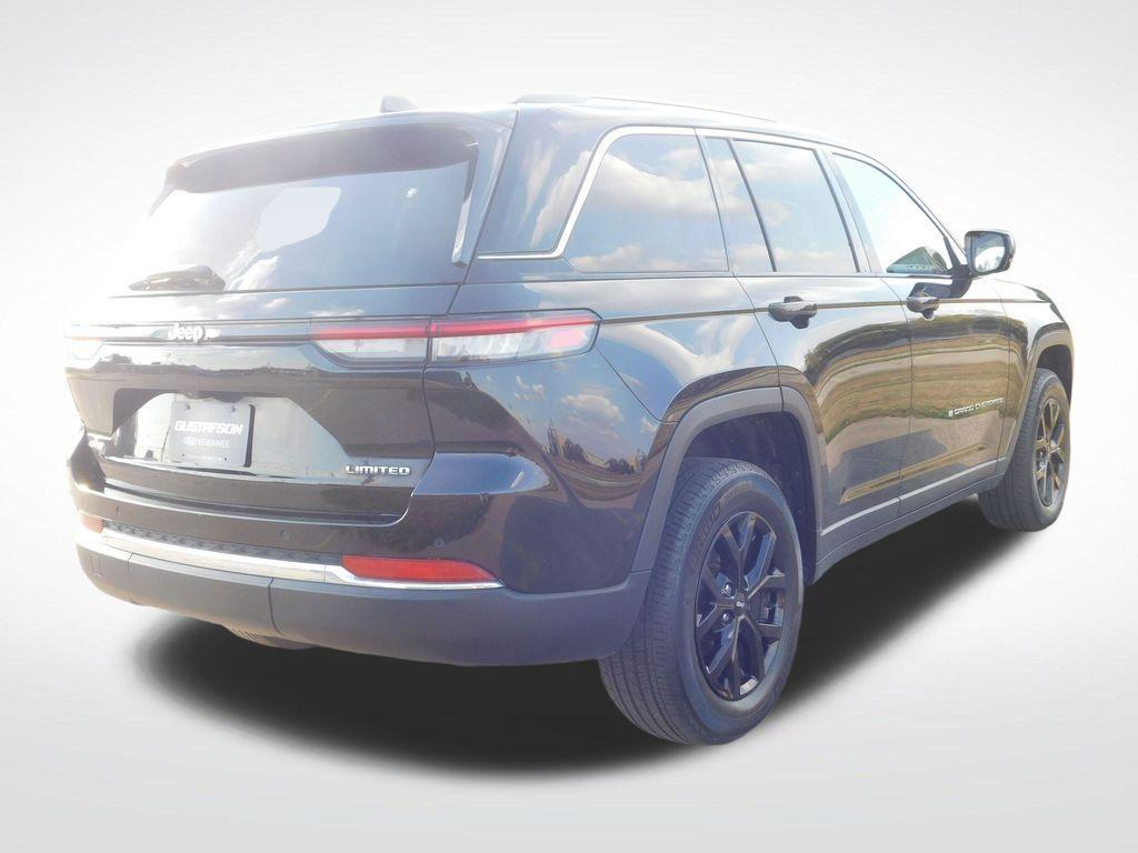 used 2022 Jeep Grand Cherokee car, priced at $29,888