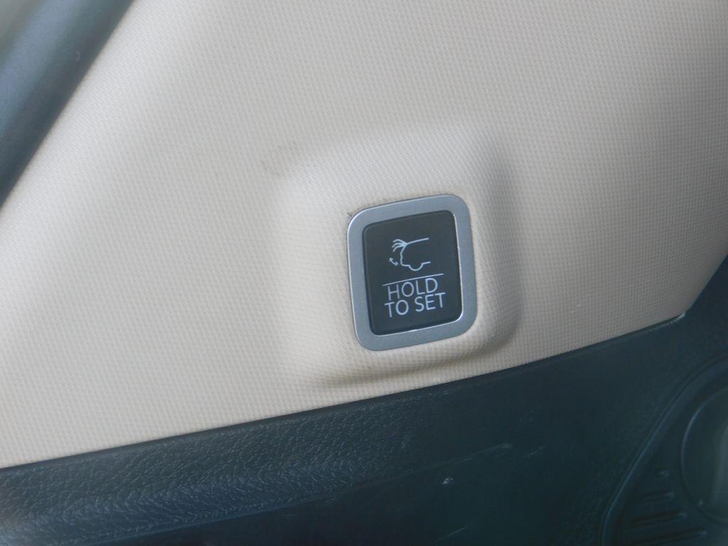 used 2022 Jeep Grand Cherokee car, priced at $29,888