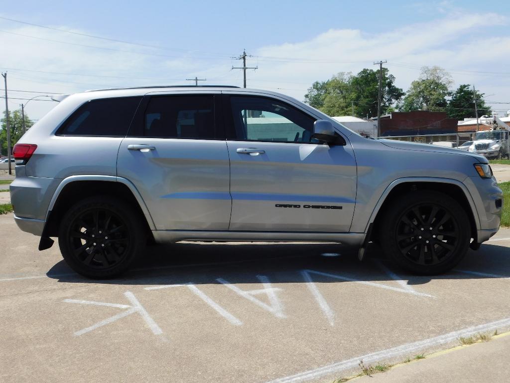 used 2019 Jeep Grand Cherokee car, priced at $15,911