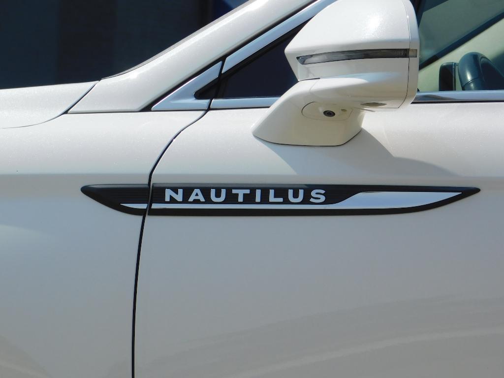 used 2021 Lincoln Nautilus car, priced at $33,133