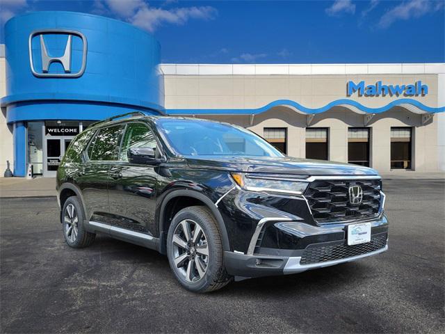 new 2025 Honda Pilot car, priced at $50,695