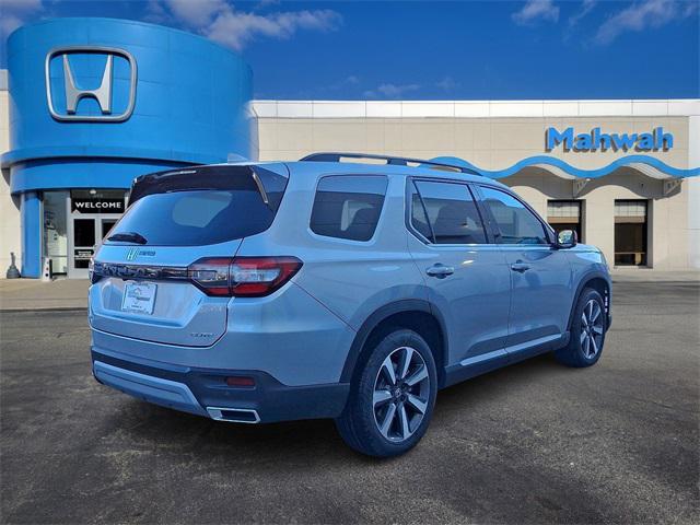 new 2025 Honda Pilot car, priced at $54,575